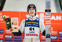 „Nigdy nie jest fajnie być do bani w skokach” – Tschofenig o powrocie do ścisłej czołówki