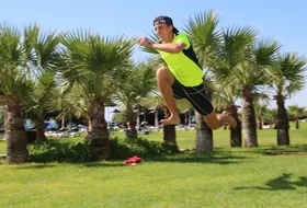 Ghrrreghoar ucieka przed mamutem