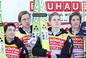 Austriaccy skoczkowie na podium