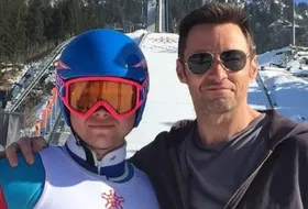 Taron Egerton i Hugh Jackman