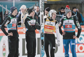 Rok Oblak, Anze Lanisek, Domen Prevc i Timi Zajc