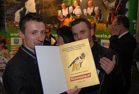 Adam Małysz z księgą podziękowań