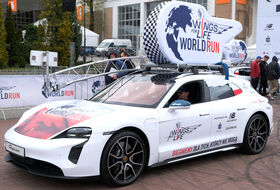 Adam Małysz za kierownicą