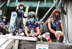 Zawodniczki w maseczkach