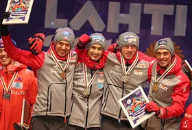 04.03.2017 - polscy skoczkowie z medalem