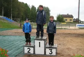 Daniel i Paweł Okas na podium w Paimio