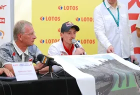 Adam Małysz z projektem skoczni w Wiśle Centrum