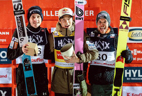 23.11.2025 - Podium PŚ w Lillehammer