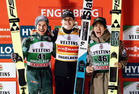 20.12.2025 - Podium PŚ w Engelbergu