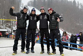 P. Żyła, K. Stoch, D. Kubacki i A. Zniszczoł