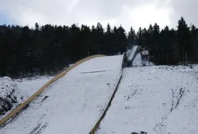 Na skoczni w Szczyrku brakuje śniegu