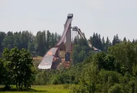 Skocznia w Otepää latem w budowie