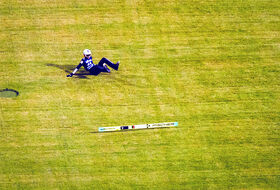 Kamil Stoch po upadku w Predazzo