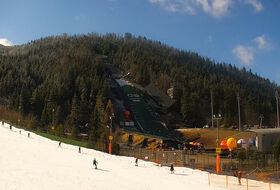 Śnieg na zeskoku Wielkiej Krokwi