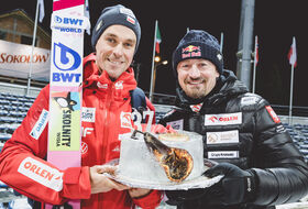 Piotr Żyła i Adam Małysz