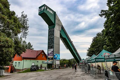 FC we Frensztacie: 57 skoczków na starcie piątkowego konkursu