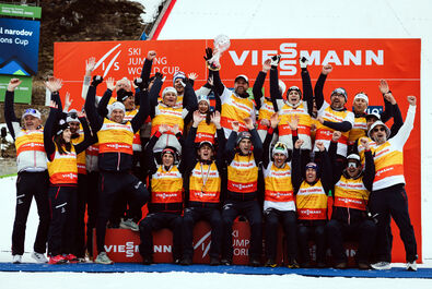 Widhoelzl zostaje z Austriakami na lata