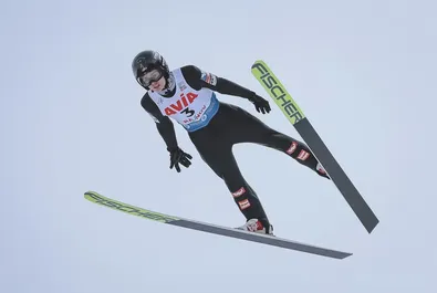 Austriak, Japończyk i Szwajcarka kończą ze skokami