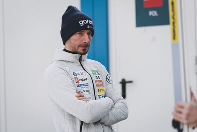 Kranjec z poważnym urazem kręgosłupa, trwają poszukiwania jego zastępcy