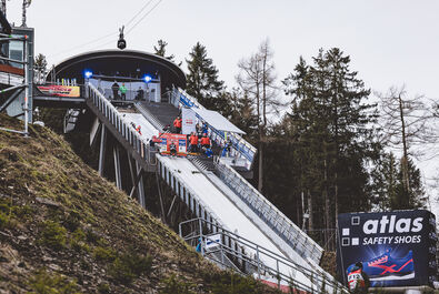 Okiem Samozwańczego Autorytetu: "Mgliste perspektywy"