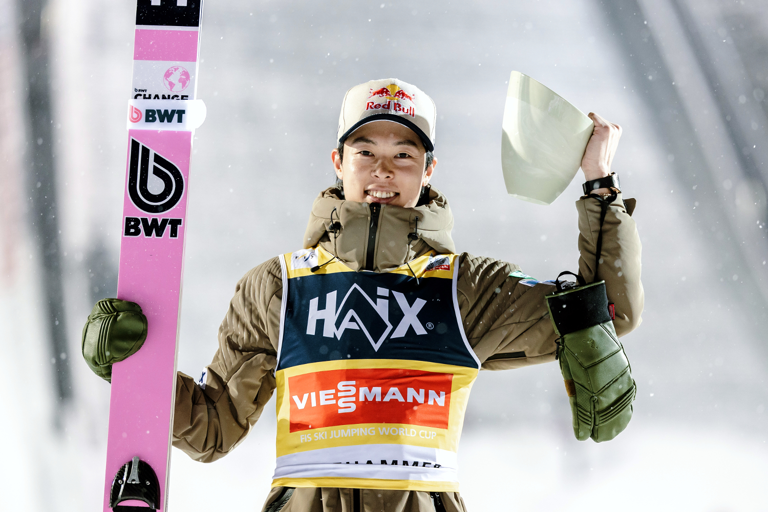 R. Kobayashi zrównał się z Ahonenem, pierwsze podium Hoffmanna