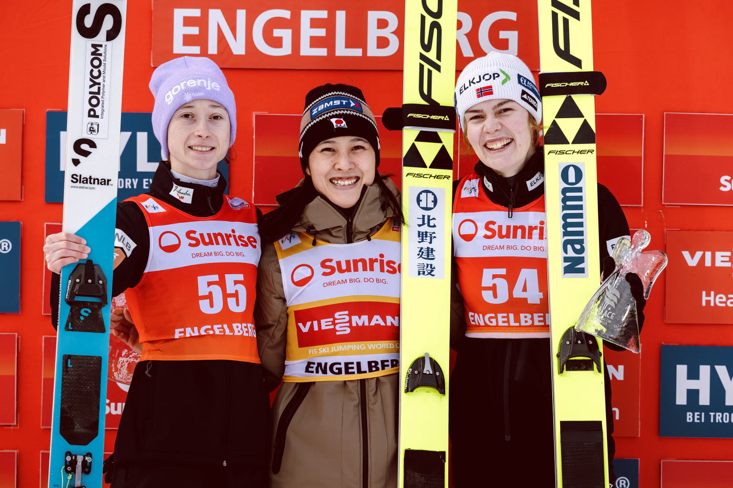 20.12.2025 - Podium PŚ Pań w Engelbergu