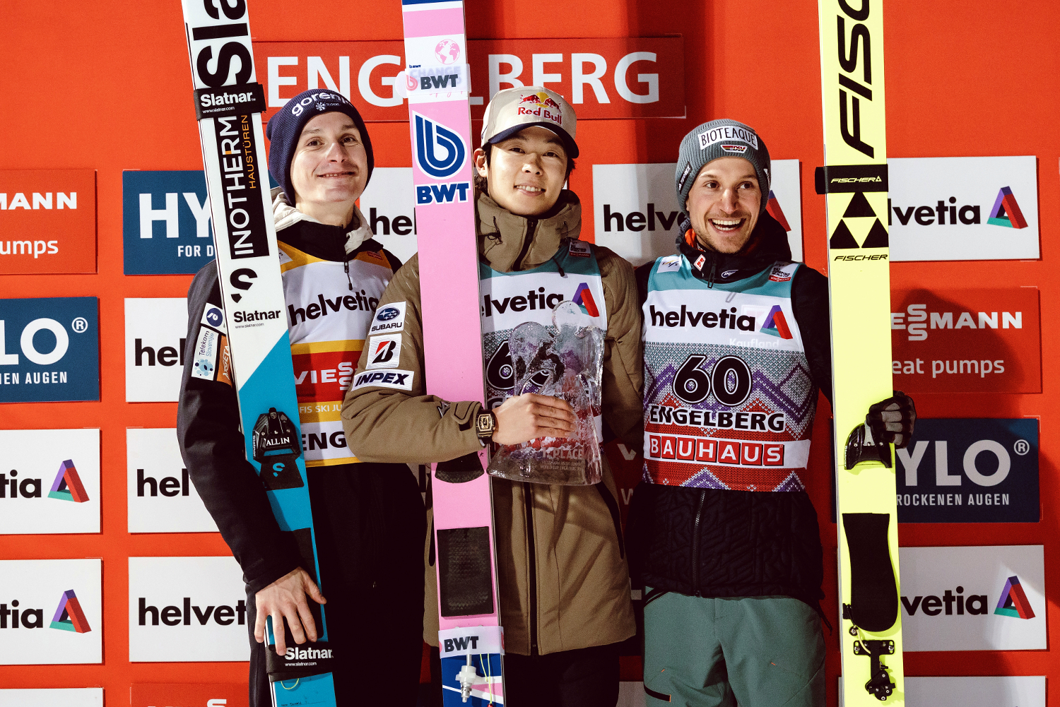 21.12.2025 - Podium PŚ w Engelbergu