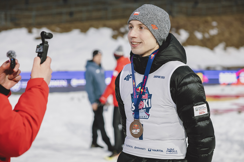 „Medal MŚJ i punkty Pucharu Świata” – Kacper Tomasiak o celach na zimę