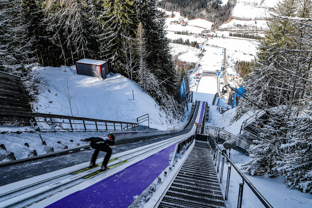 https://www.skijumping.pl/content/images/news/powieksz/tm8349_2020-02-13_17-34-24.jpg