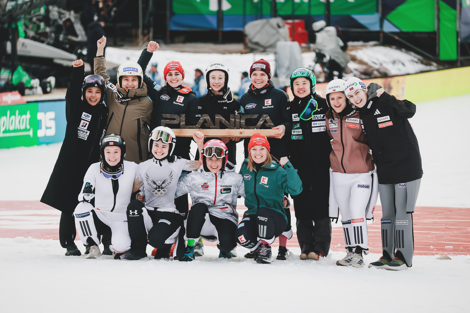 Skoczkinie po treningu w Planicy
